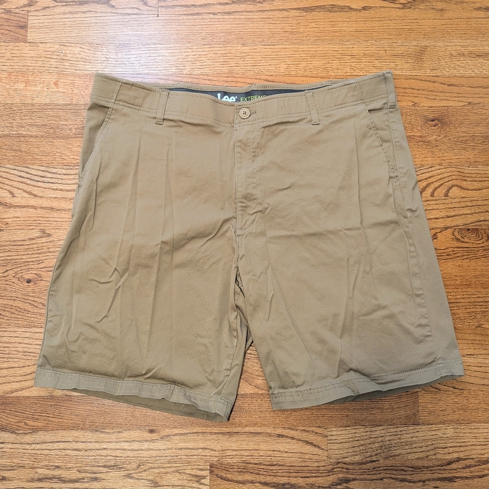 Lee Men's Shorts Khaki Extreme Motion Stretch Size 44 Big And Tall